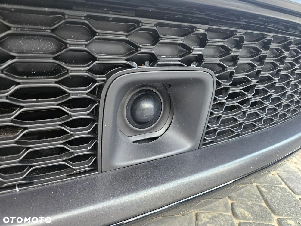 Jeep Grand Cherokee - 31