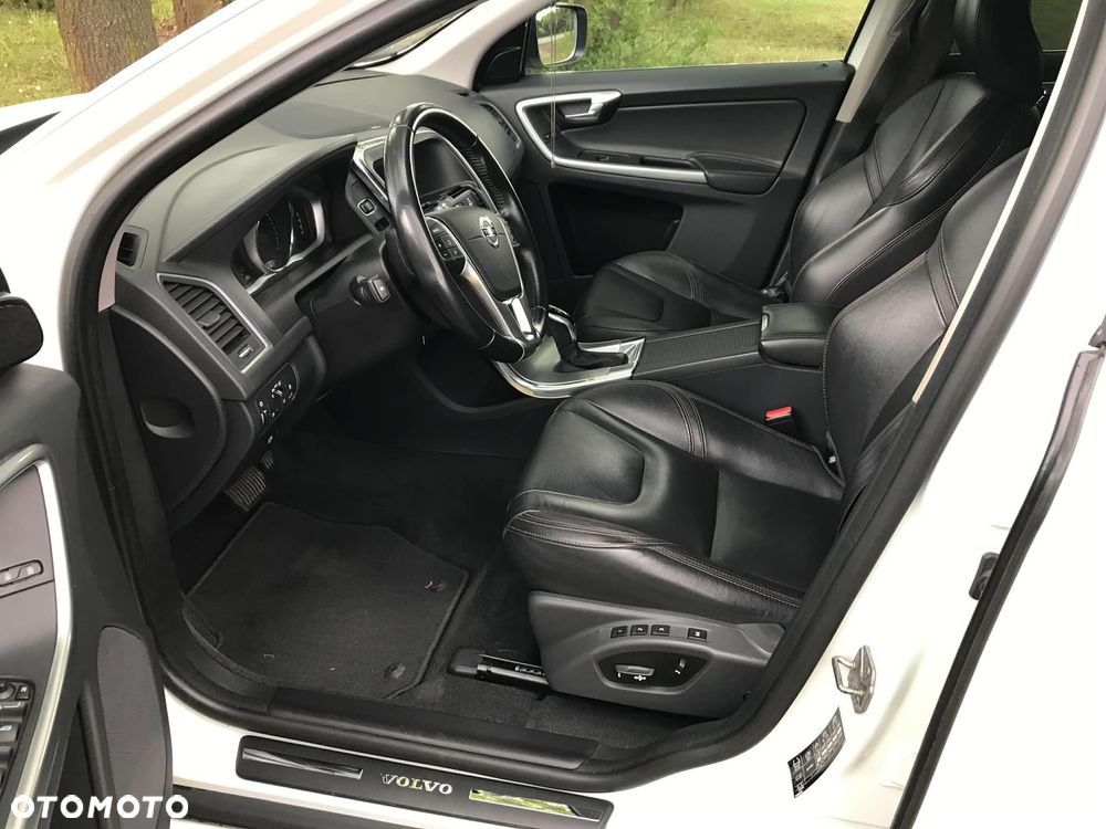 Volvo XC 60 D4 Geartronic Summum - 16