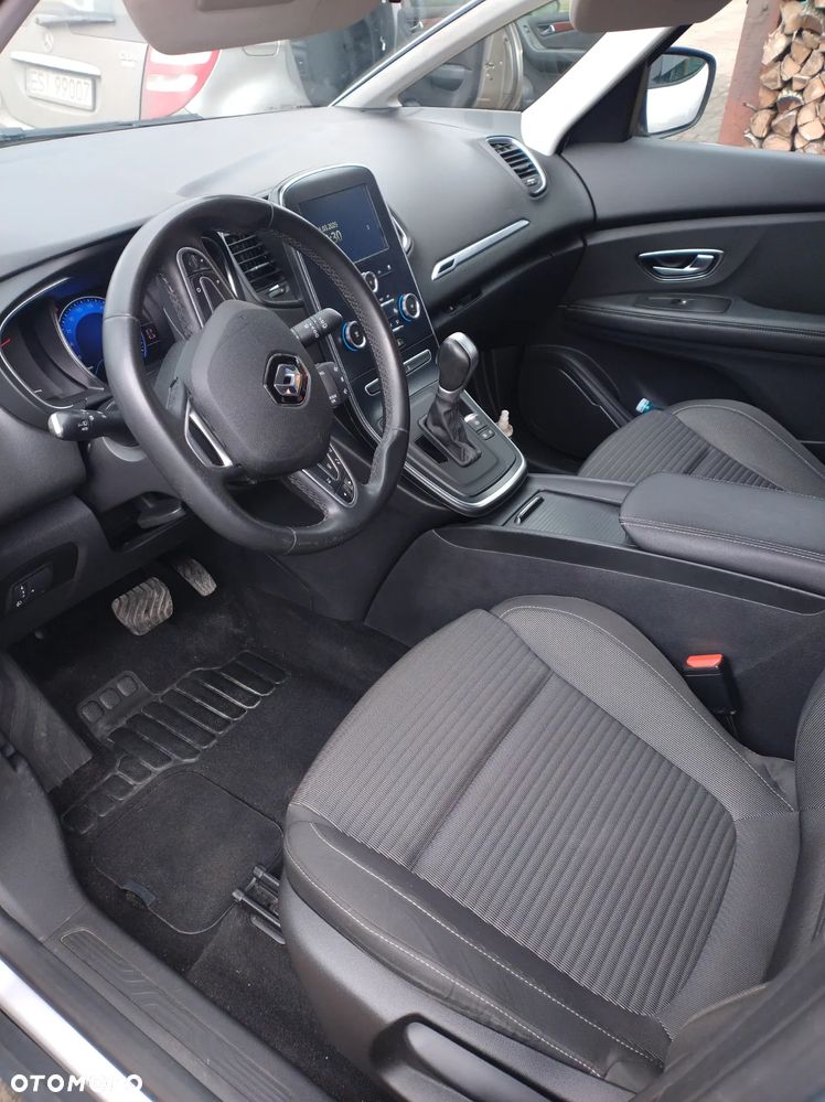 Renault Scenic - 17