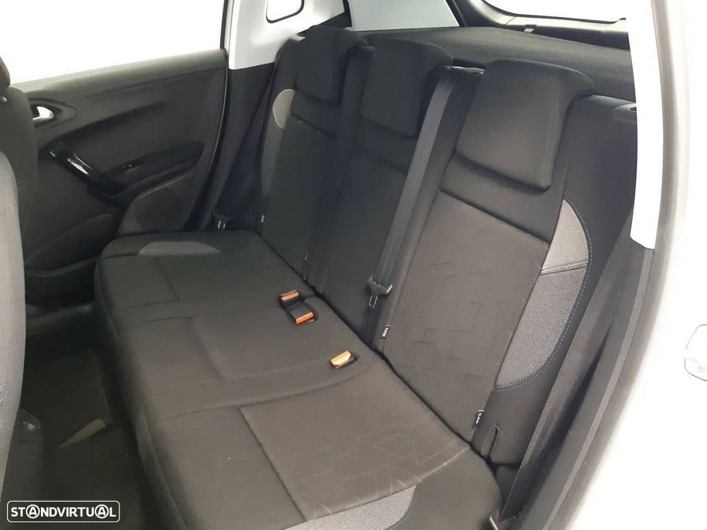 Peugeot 2008 1.2 PureTech Signature - 10