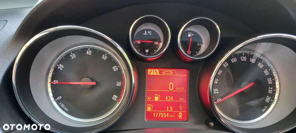 Opel Insignia 1.8 - 9