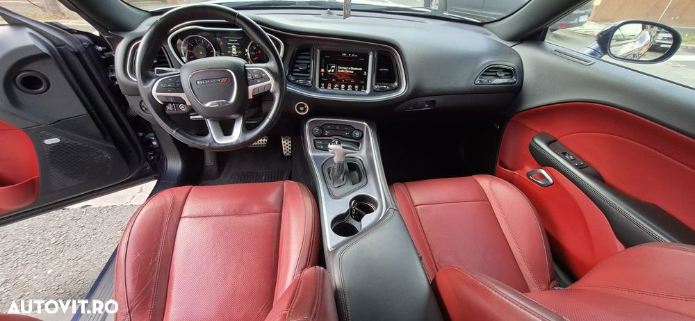 Dodge Challenger - 6
