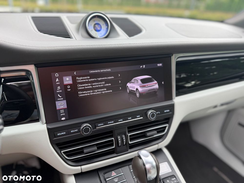 Porsche Macan - 29