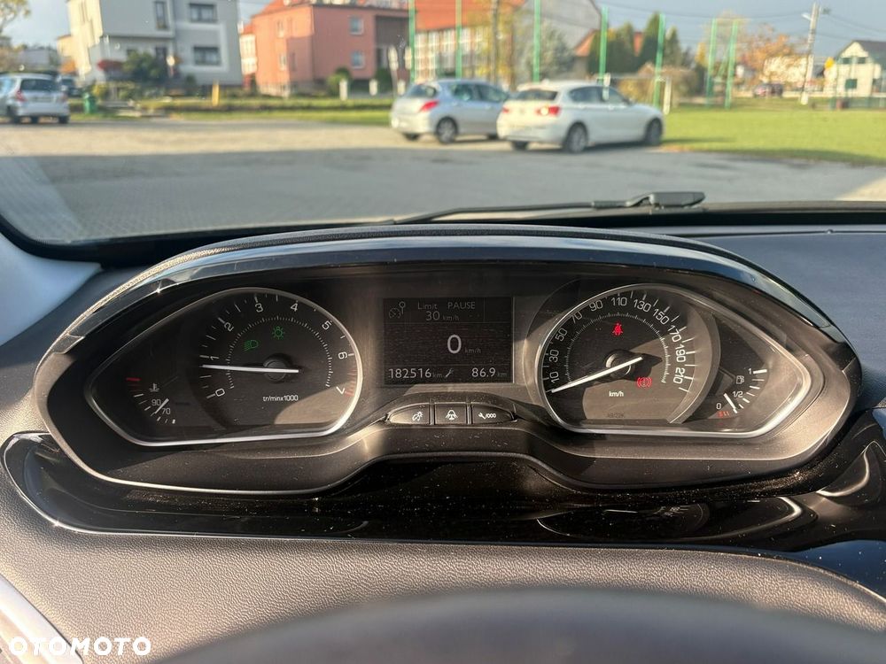 Peugeot 208 120 VTI Intuitive - 24