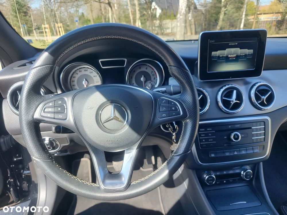 Mercedes-Benz GLA 250 4-Matic - 11