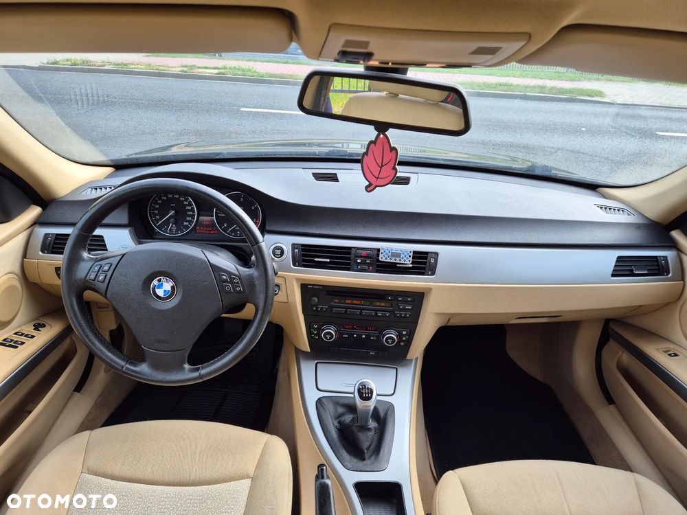 BMW Seria 3 318d - 6