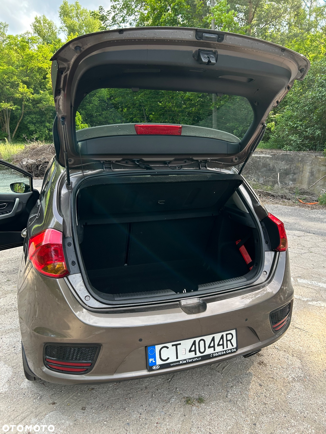Kia Ceed - 11