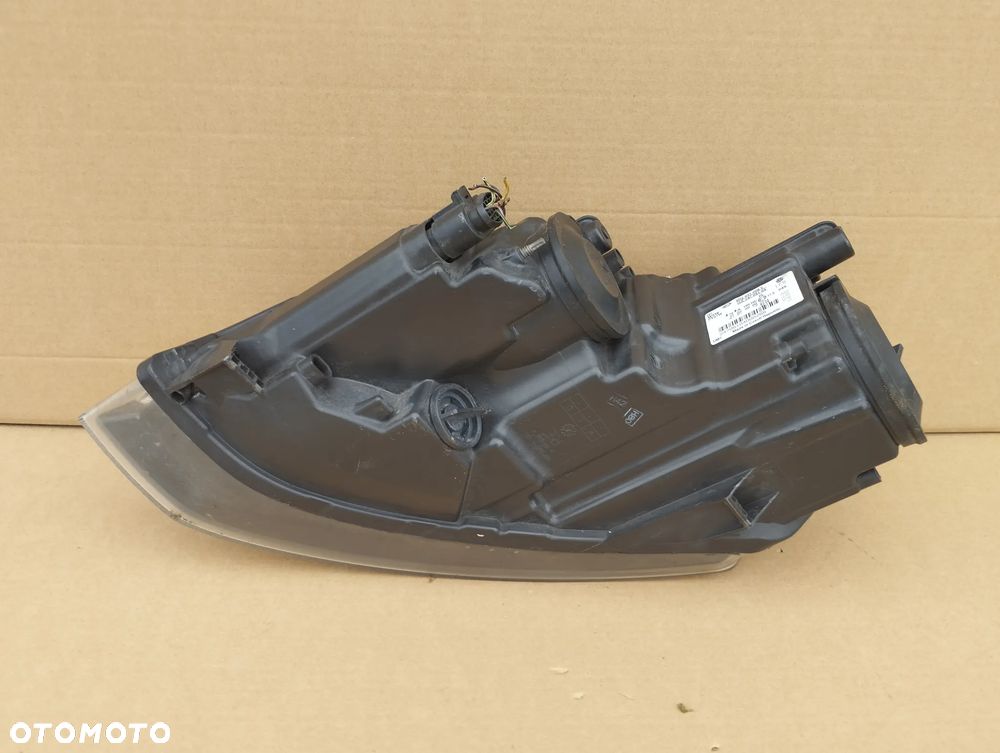 VW Polo V 6R lampa prawa przód przednia UK - 4