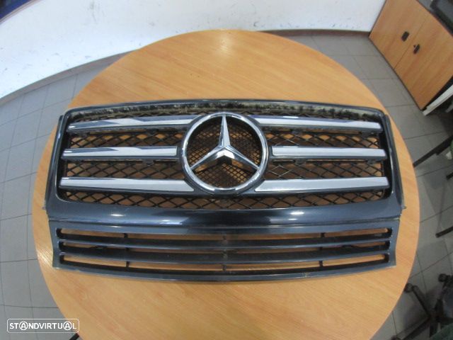 Grelha Friso A4638880051 MERCEDES W463 2002 G400CDI 250CV 5P AZUL FRT PC FRT SIMBOLO - 1