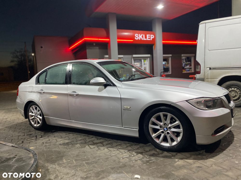 BMW Seria 3 318i - 6