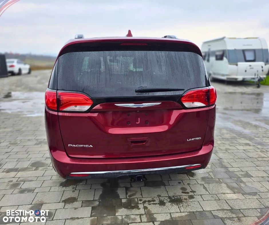 Chrysler Pacifica - 7