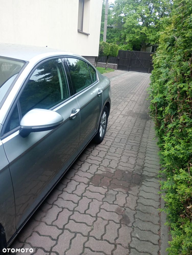 Volkswagen Passat 1.6 TDI BMT Trendline - 4