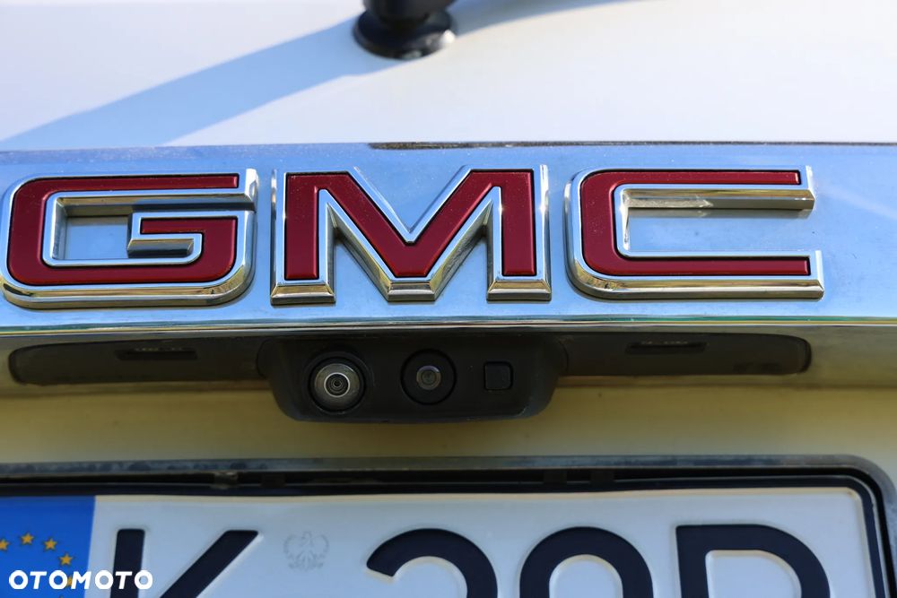 GMC Acadia - 13