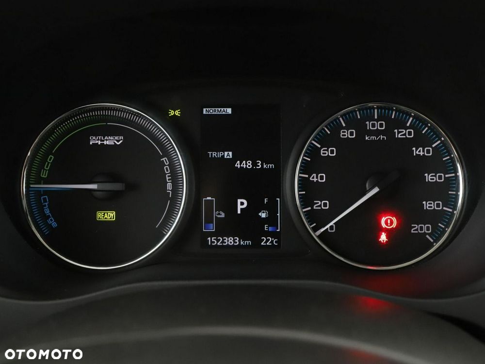 Mitsubishi Outlander Intense + - 24