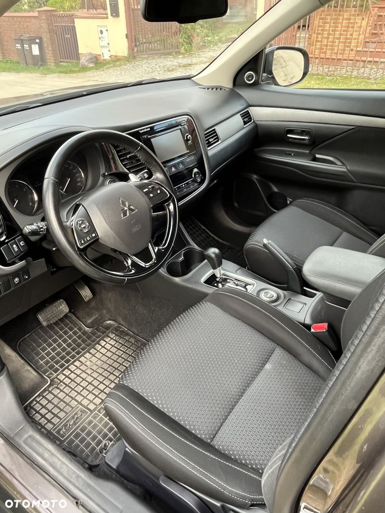 Mitsubishi Outlander 2.0 Intense + 4WD CVT - 16