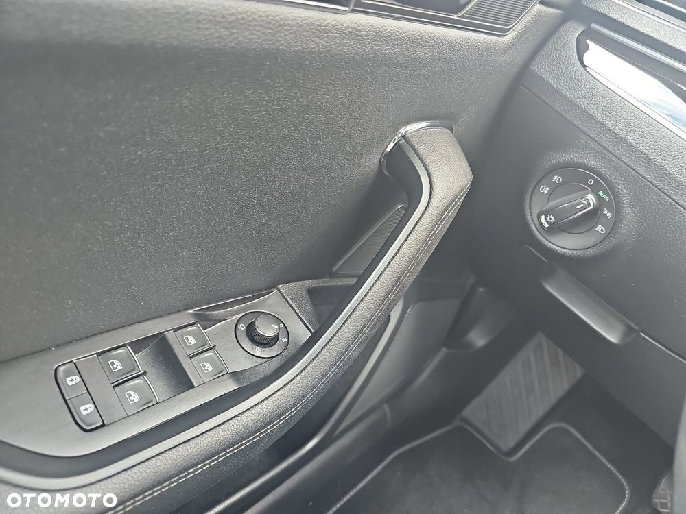 Skoda Superb 2.0 TDI DSG L&K - 22