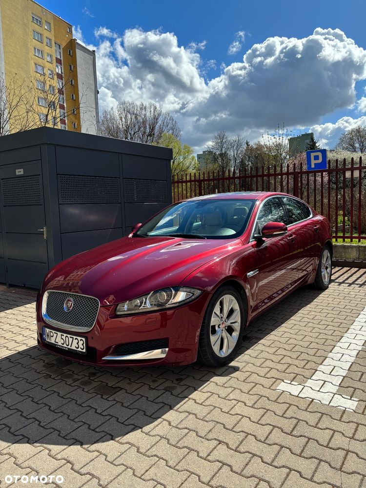 Jaguar XF 2.0 T Luxury - 1