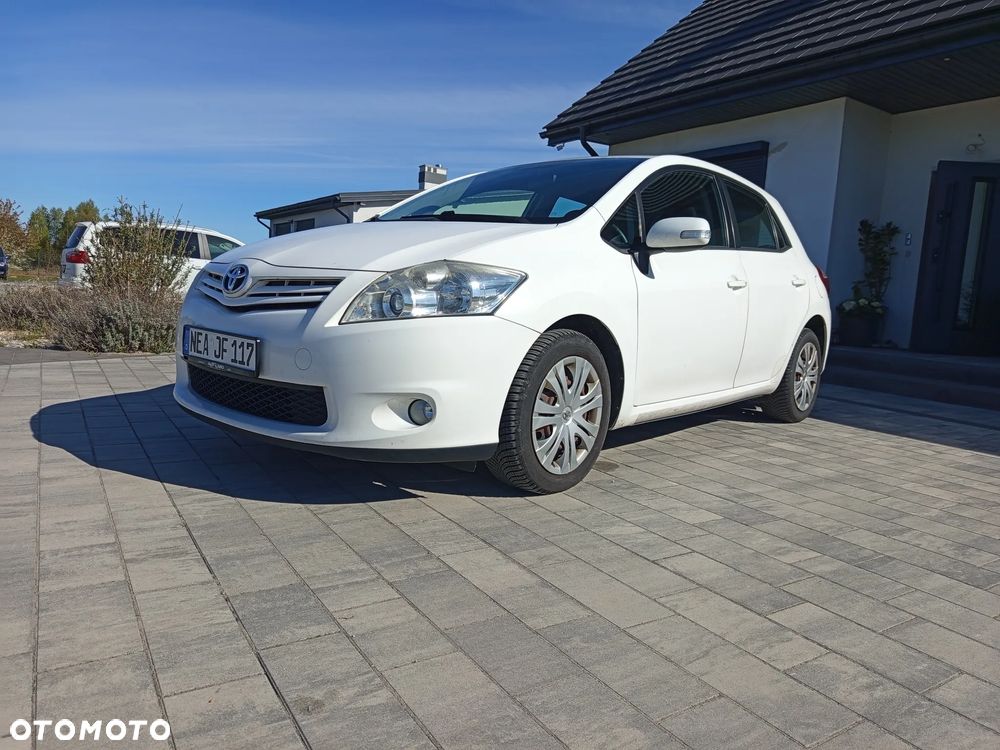 Toyota Auris - 1