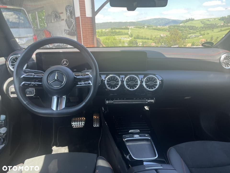 Mercedes-Benz CLA 250 4Matic 8G-DCT AMG Line Advanced Plus - 17