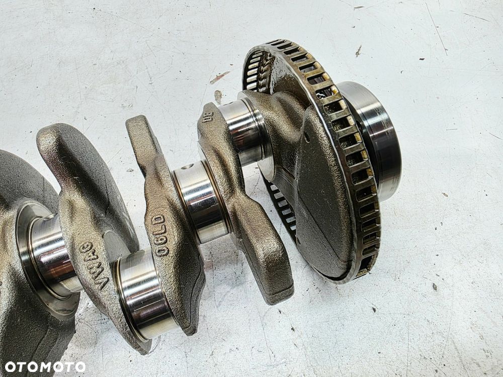 WAŁ KORBOWY AUDI A4 B9 A5 8W VOLKSWAGEN SEAT 2.0 TFSI 06LD 06L105101D 7/26 - 7