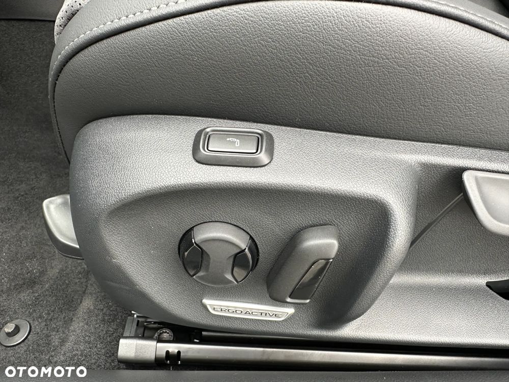 Volkswagen Passat 1.5 TSI EVO Elegance DSG - 20