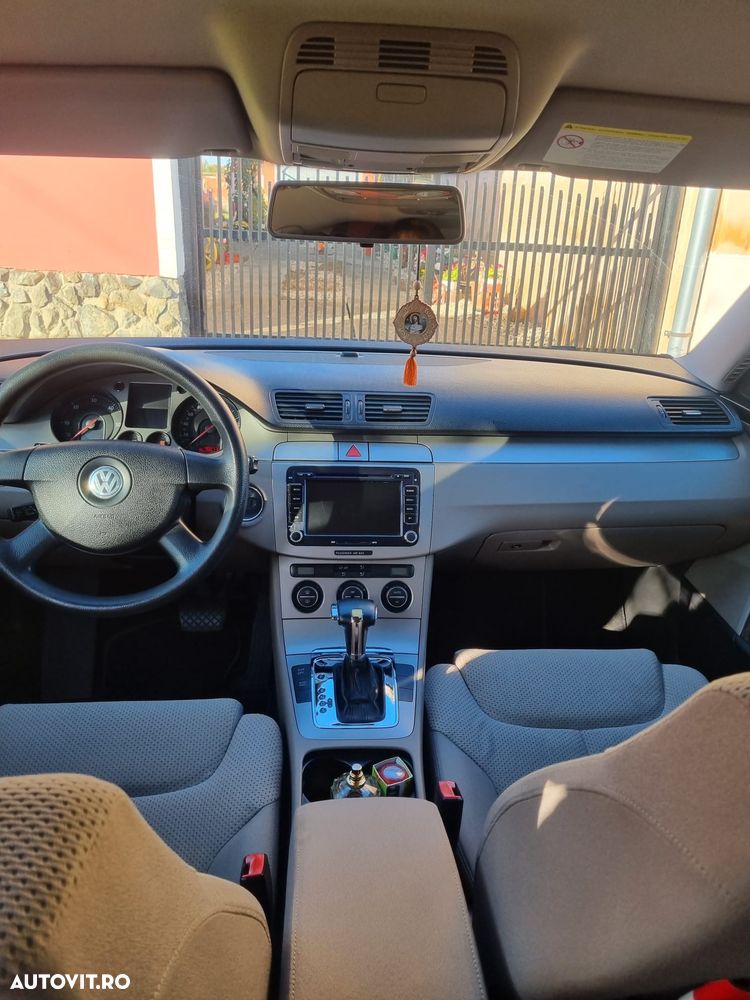 Volkswagen Passat 2.0TDI Comfortline DPF DSG - 2