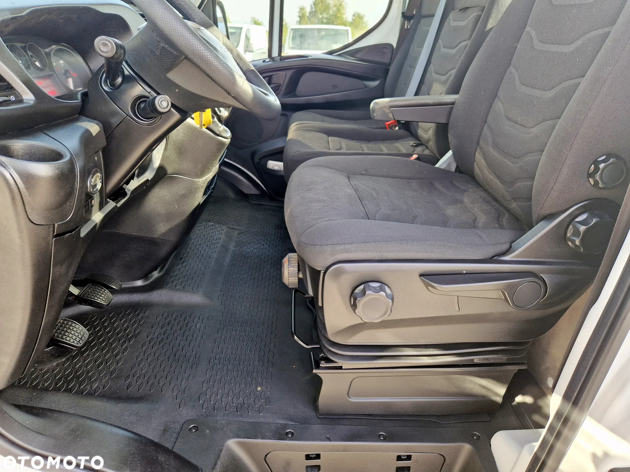 Iveco 35S15 2.3 HPI 150 KONNA SKRZYNIA 4,2M DO 3,5T GWARANCJA KLIMATYZACJA - 10