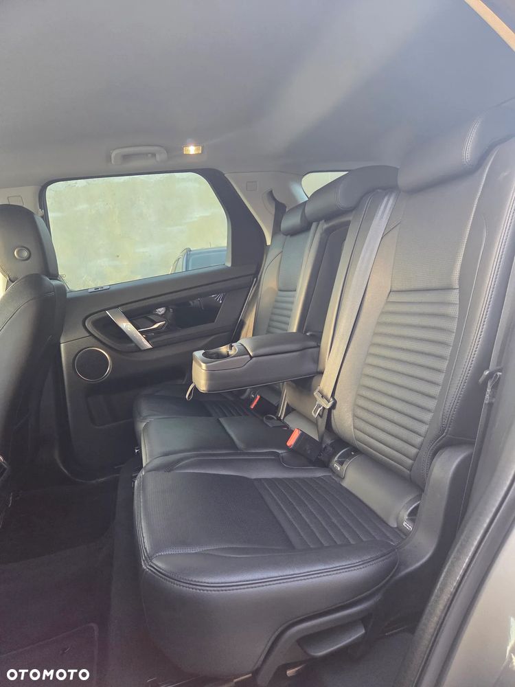 Land Rover Discovery Sport 2.0 D165 mHEV SE - 17