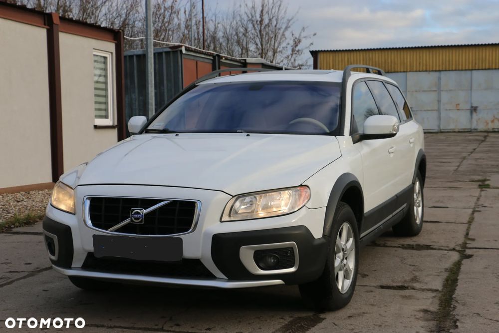 Volvo XC 70 3.2 AWD Momentum - 1