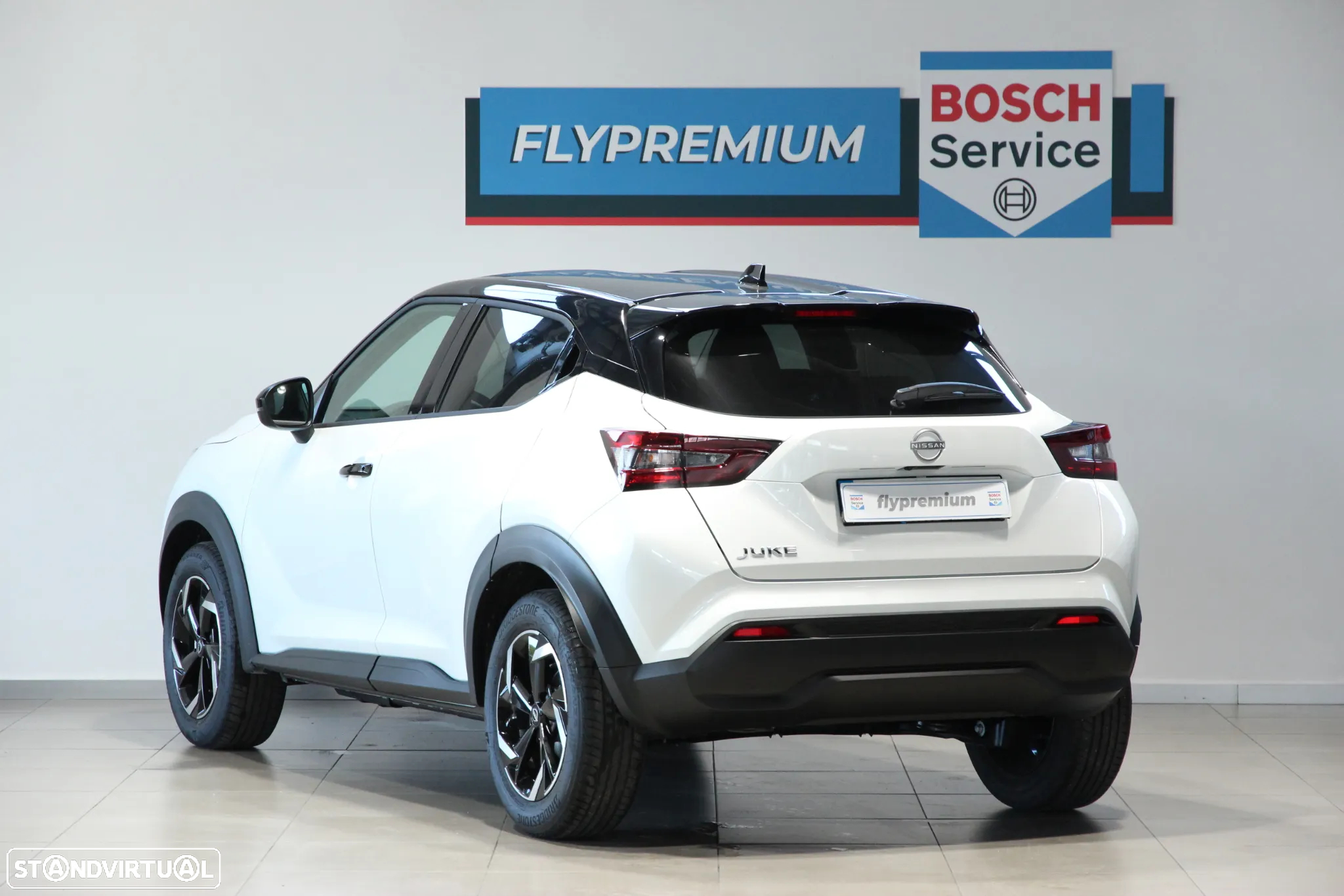 Nissan Juke 1.0 DIG-T N-Connecta NAV.+TwoTone NC DCT - 3