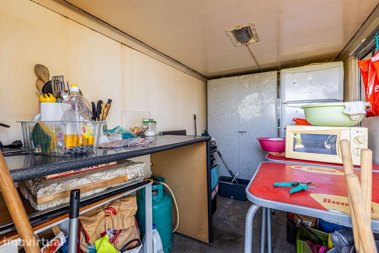 Propriedade com área total de 12 400 m2, localizada na Lapa - Grande imagem: 3/34