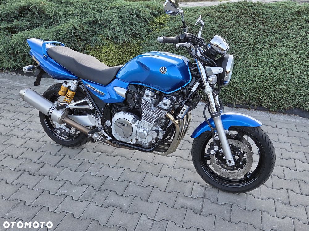 Yamaha XJR - 9