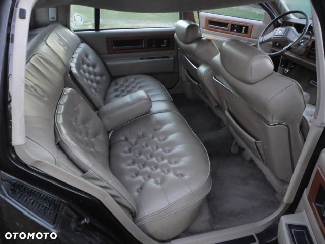 Cadillac Deville - 12