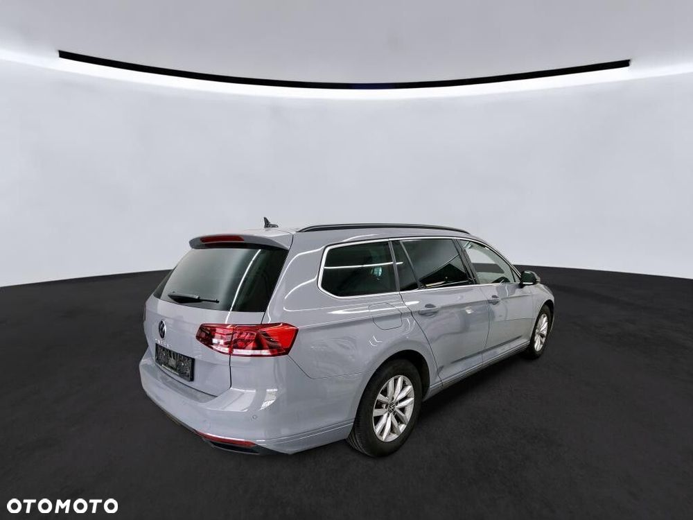 Volkswagen Passat - 5