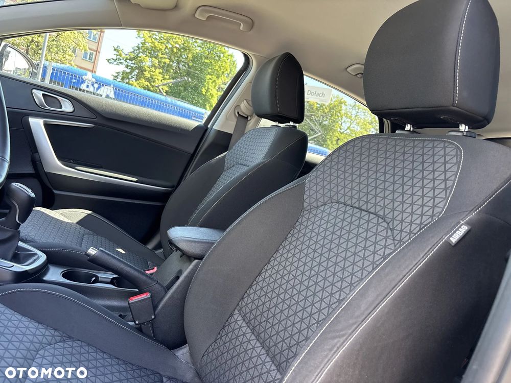 Kia XCeed 1.5 T-GDI M - 12