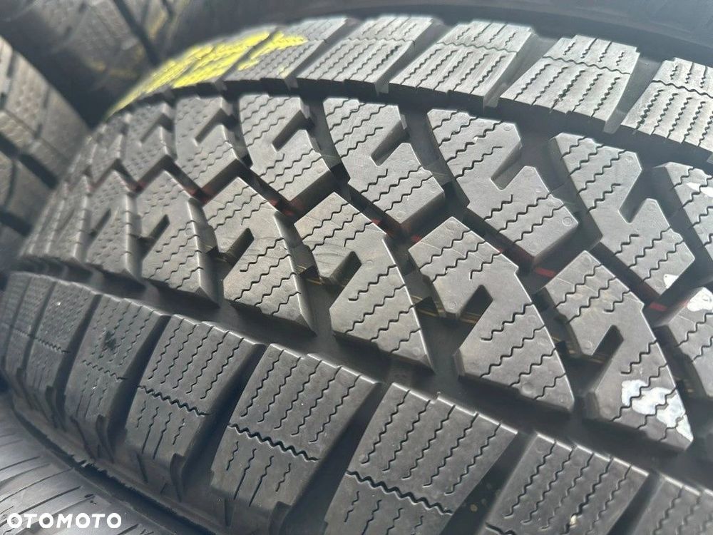 215/60r17C Bridgestone Blizz W810_9mm_2szt_(304) - 4