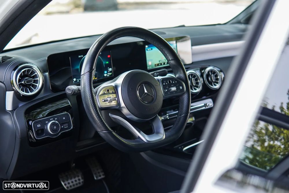 Mercedes-Benz A 250 e 8G-DCT AMG Line - 39