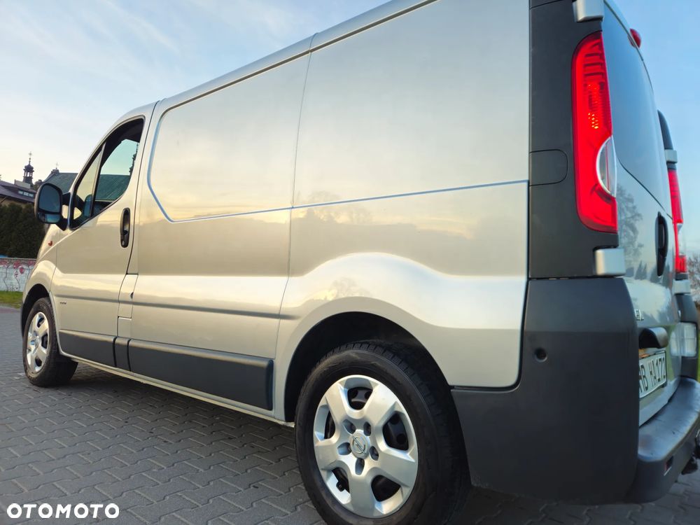 Opel VIVARO 2.0 cdti KLIMATYZACJA - 30