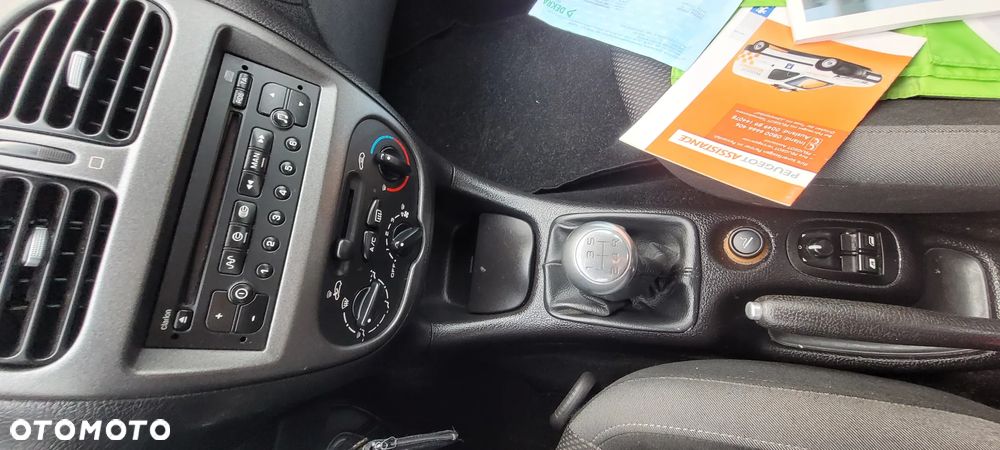 Peugeot 206 75 JBL - 17