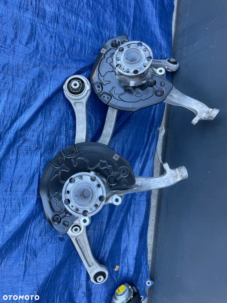 MERCEDES W206 zwrotnica wahacz tył prawa lewa