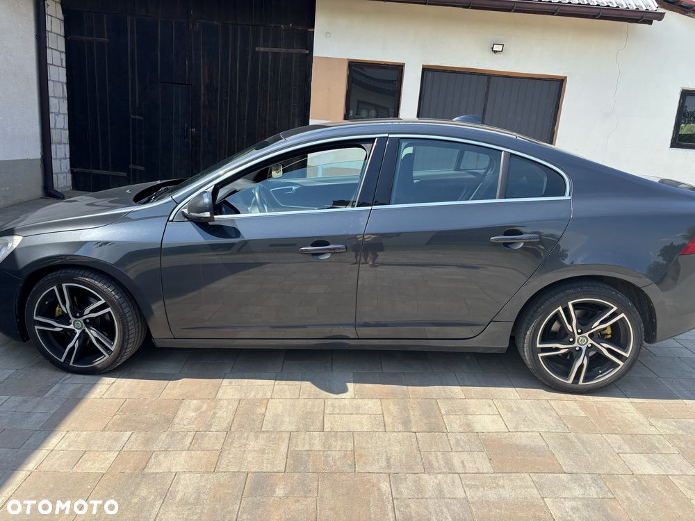 Volvo S60 2010 photo 4