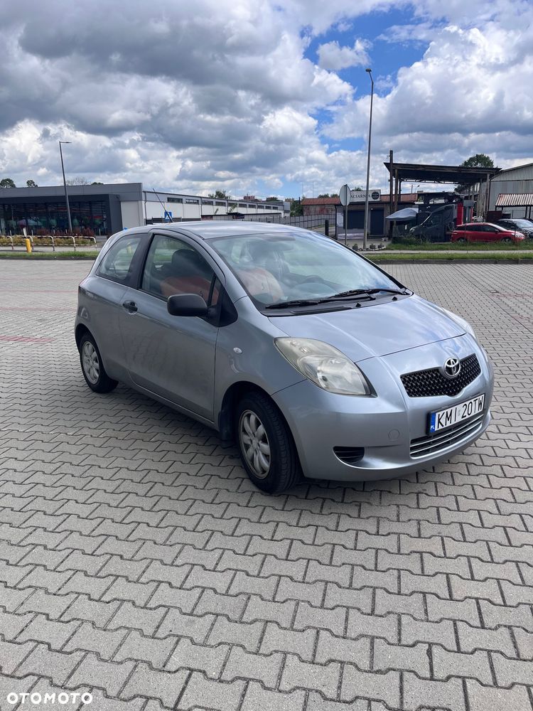 Toyota Yaris 1.0 Luna A/C - 2