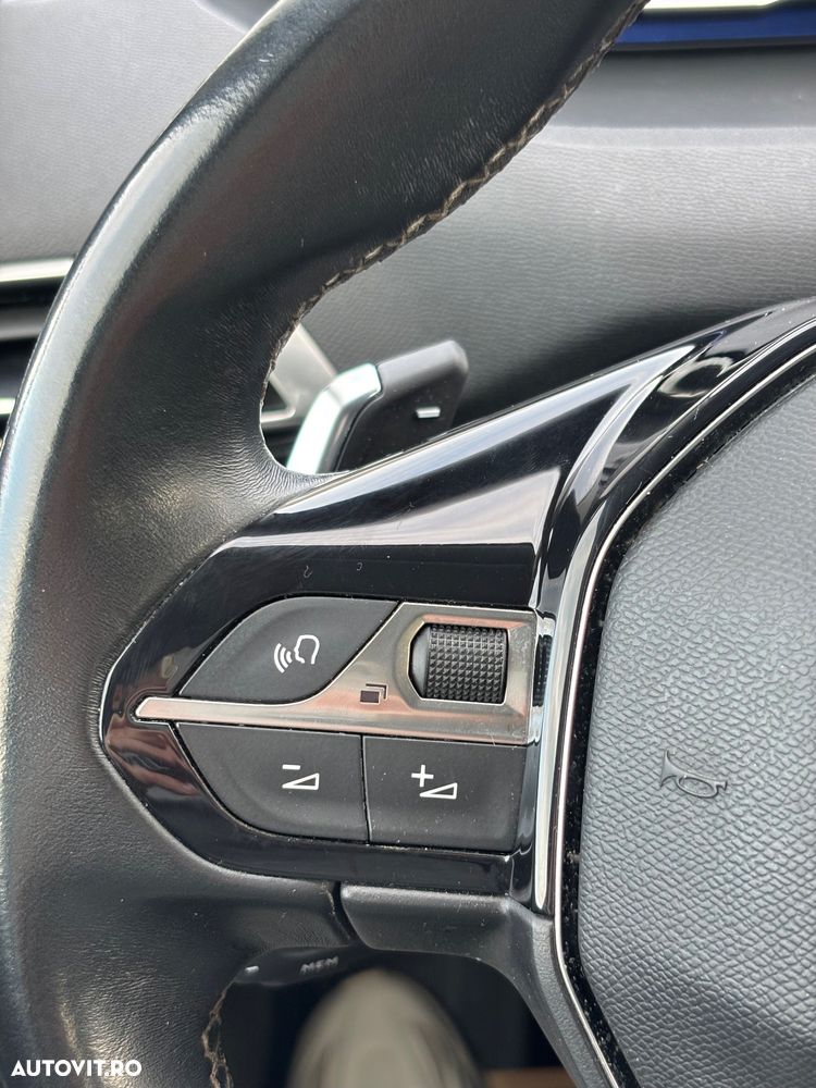 Peugeot 3008 225 e-EAT8 Allure Pack - 25