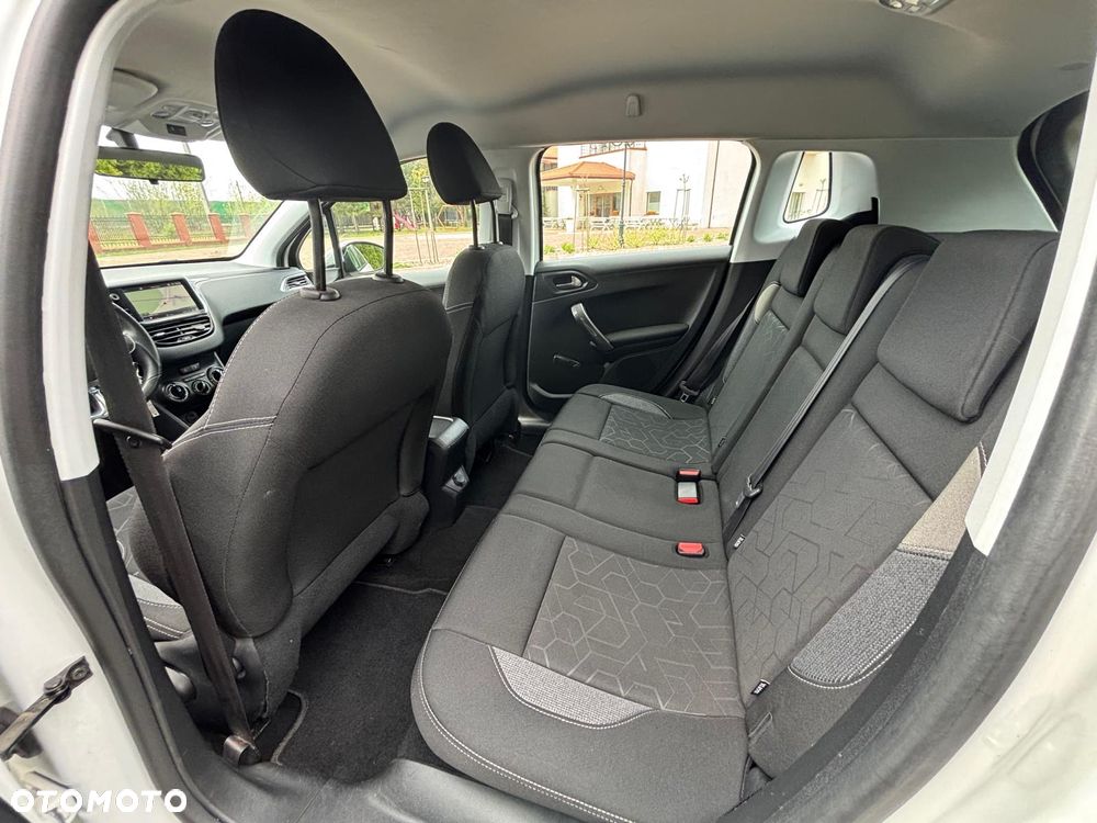 Peugeot 2008 1.5 BlueHDi Allure - 39