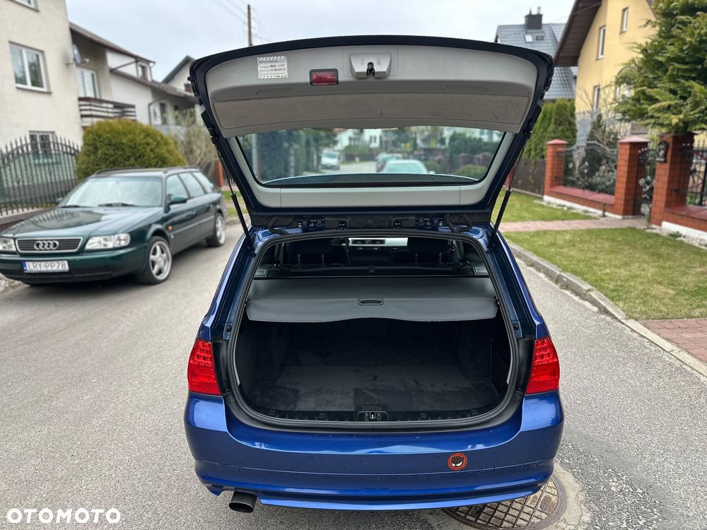 BMW Seria 3 318i Edition Sport - 22