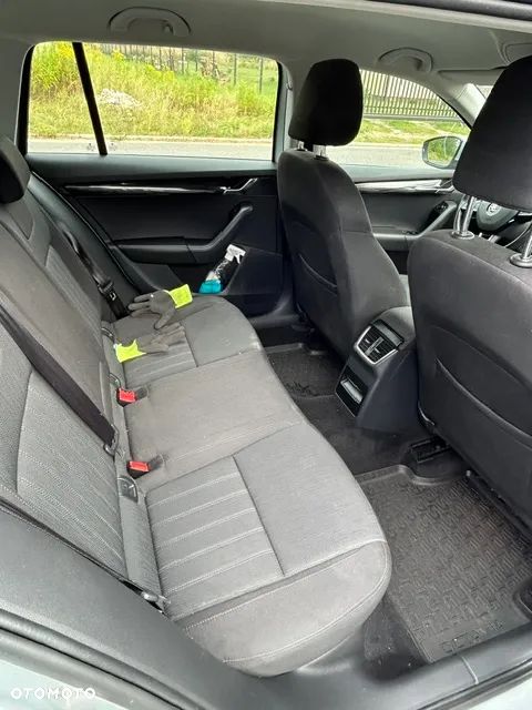 Skoda Octavia 1.6 TDI SCR Style DSG - 13