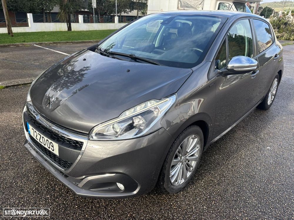 Peugeot 208 1.5 BlueHDi Signature - 1