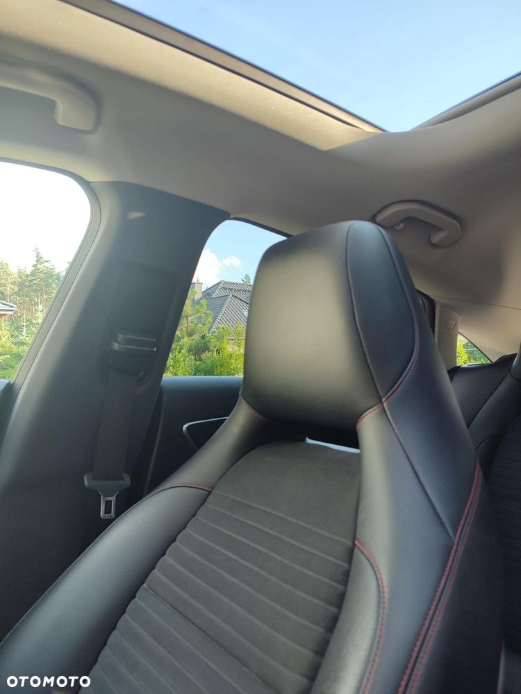Mercedes-Benz CLA ver-220-4--matic-amg-line - 11