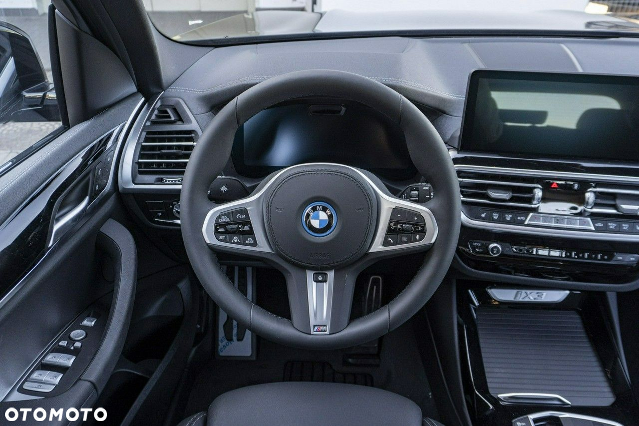 BMW iX3 - 15