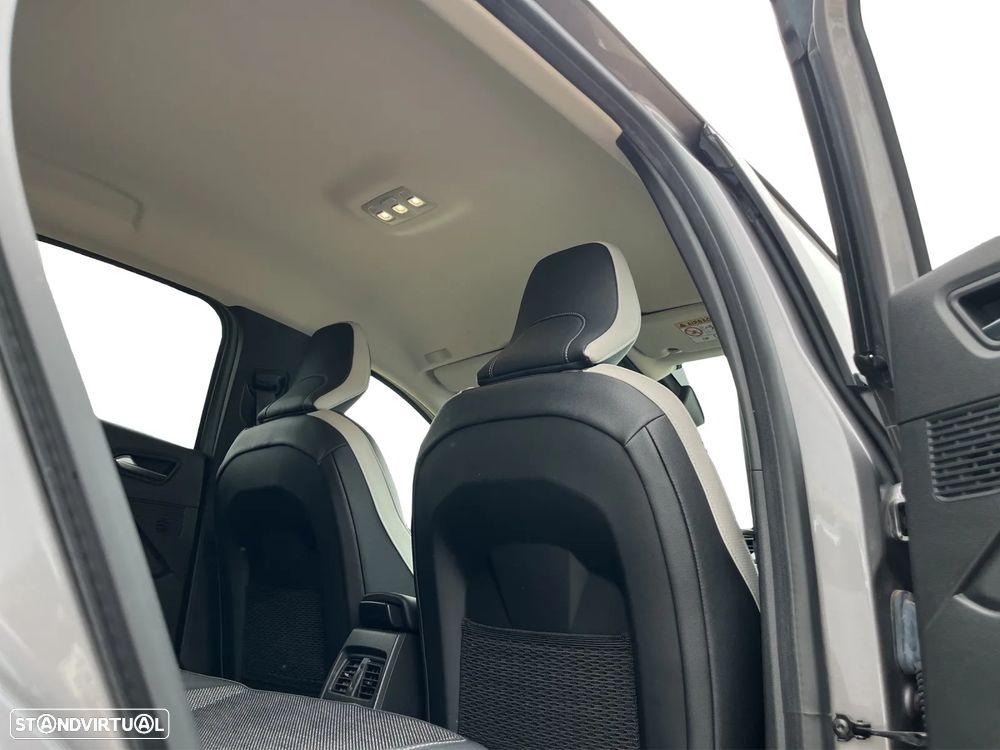 Renault Captur 1.0 TCe Techno Bi-Fuel - 17